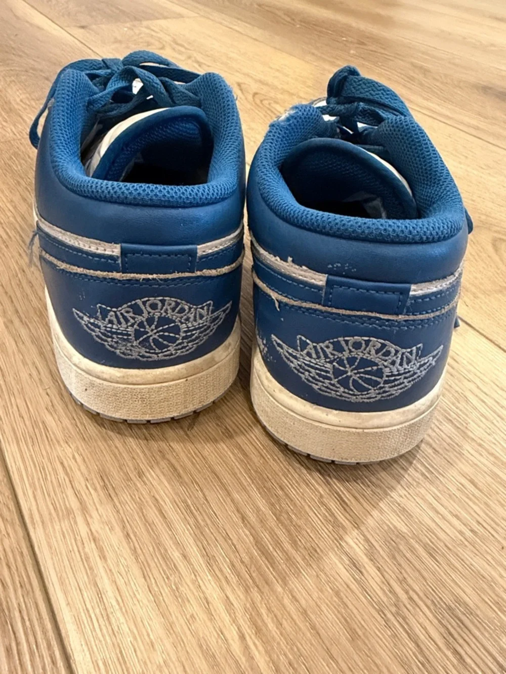 Men’s Nike Air Jordan 1 Low SE Sneakers in Industrial Blue Size 9